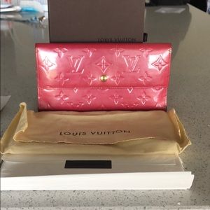 Louis Vuitton Indian Rose Vernis wallet